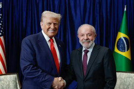 Lula se reúne com Donald Trump na Malásia e discute relações entre Brasil-EUA Lula se reúne com Donald Trump na Malásia e discute relações entre Brasil-EUA
